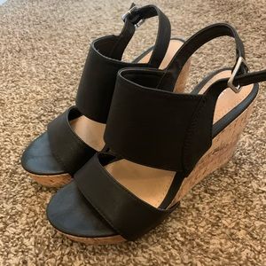 Apt 9 Wedges 🖤